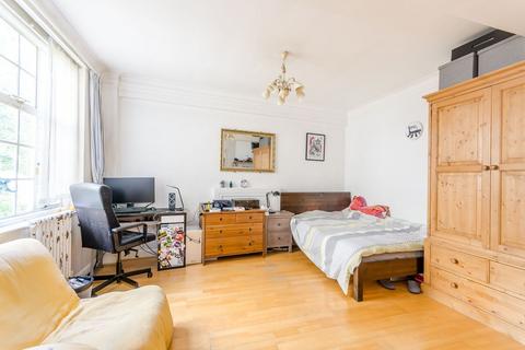 Studio to rent, Abbey Road, St John's Wood, London, NW8