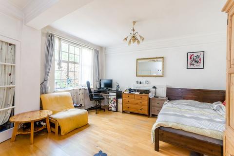 Studio to rent, Abbey Road, St John's Wood, London, NW8