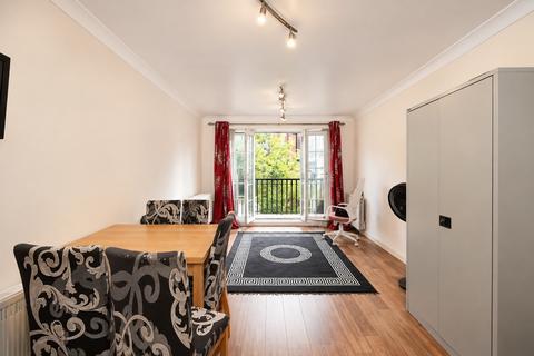 2 bedroom apartment for sale, Queensberry Place, London, E12