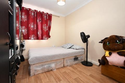 2 bedroom apartment for sale, Queensberry Place, London, E12