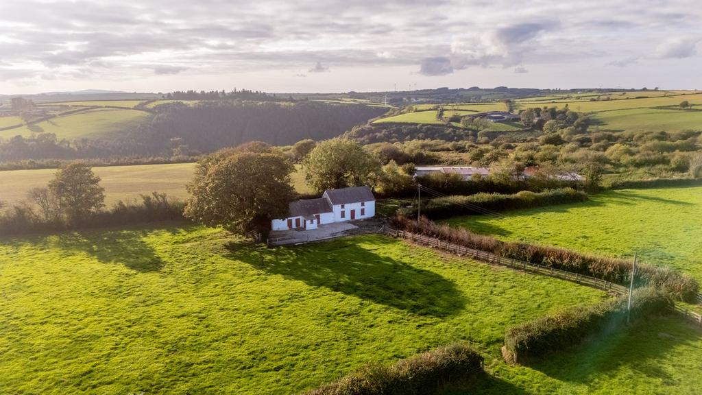1 bedroom property with land for sale