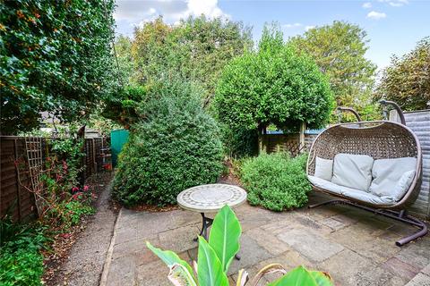 4 bedroom semi-detached house for sale, Thetford Road, Surrey TW15