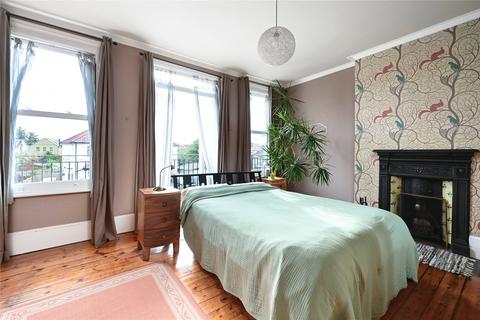 4 bedroom semi-detached house for sale, Thetford Road, Surrey TW15