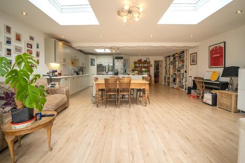 4 bedroom semi-detached house for sale, 23 Highwalls Avenue, Dinas Powys, The Vale Of Glamorgan. CF64 4AP