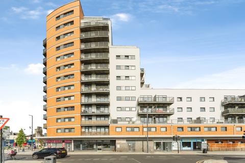 1 bedroom flat for sale, Forest Lane, London, E15