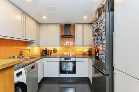 1 bedroom flat for sale, Forest Lane, London, E15
