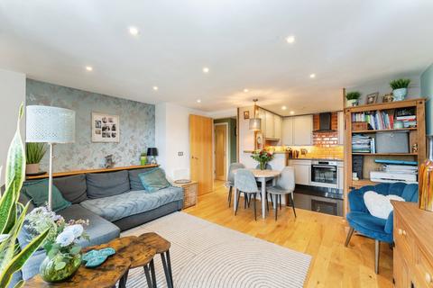 1 bedroom flat for sale, Forest Lane, London, E15