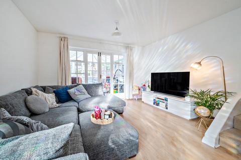 2 bedroom end of terrace house to rent, Irvine Place, Virginia Water GU25