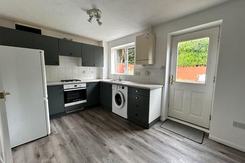 2 bedroom semi-detached house to rent, Rhodes Close, Market Harborough LE16