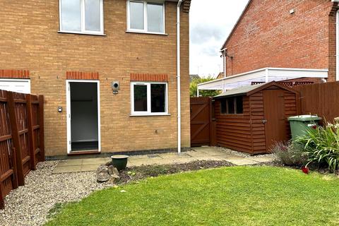 2 bedroom semi-detached house to rent, Rhodes Close, Market Harborough LE16
