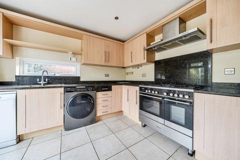 3 bedroom bungalow for sale, Broadwater Road, Twyford, Reading