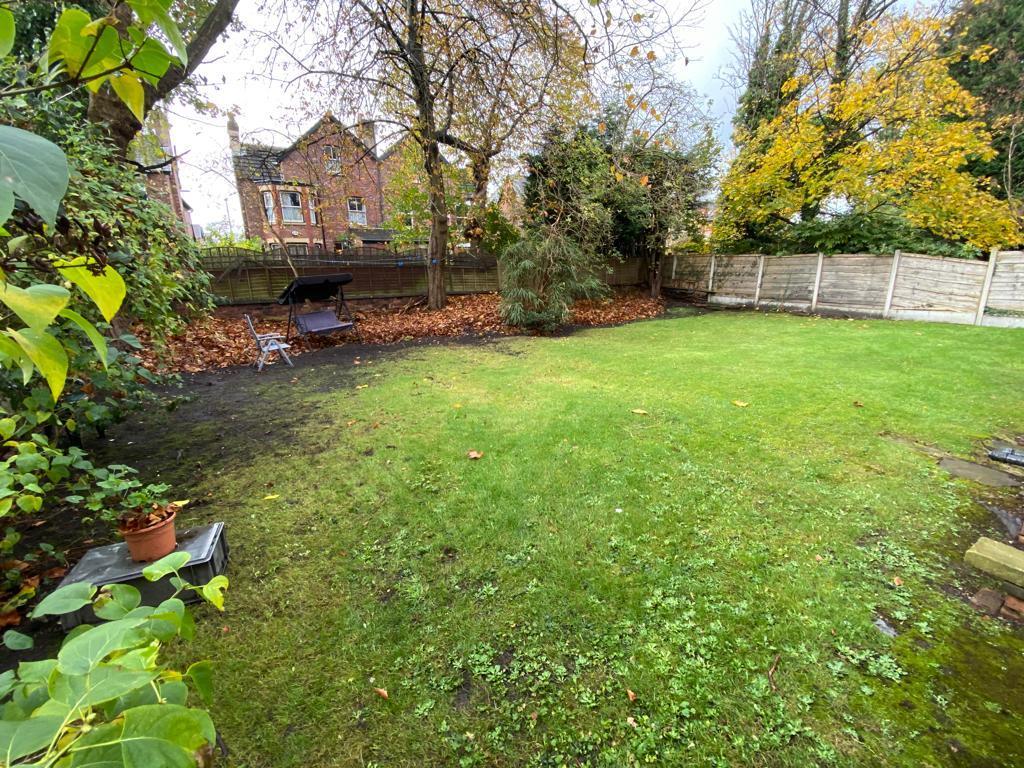 Apartment in Manchester, Chorlton-cum-Hardy - View 2