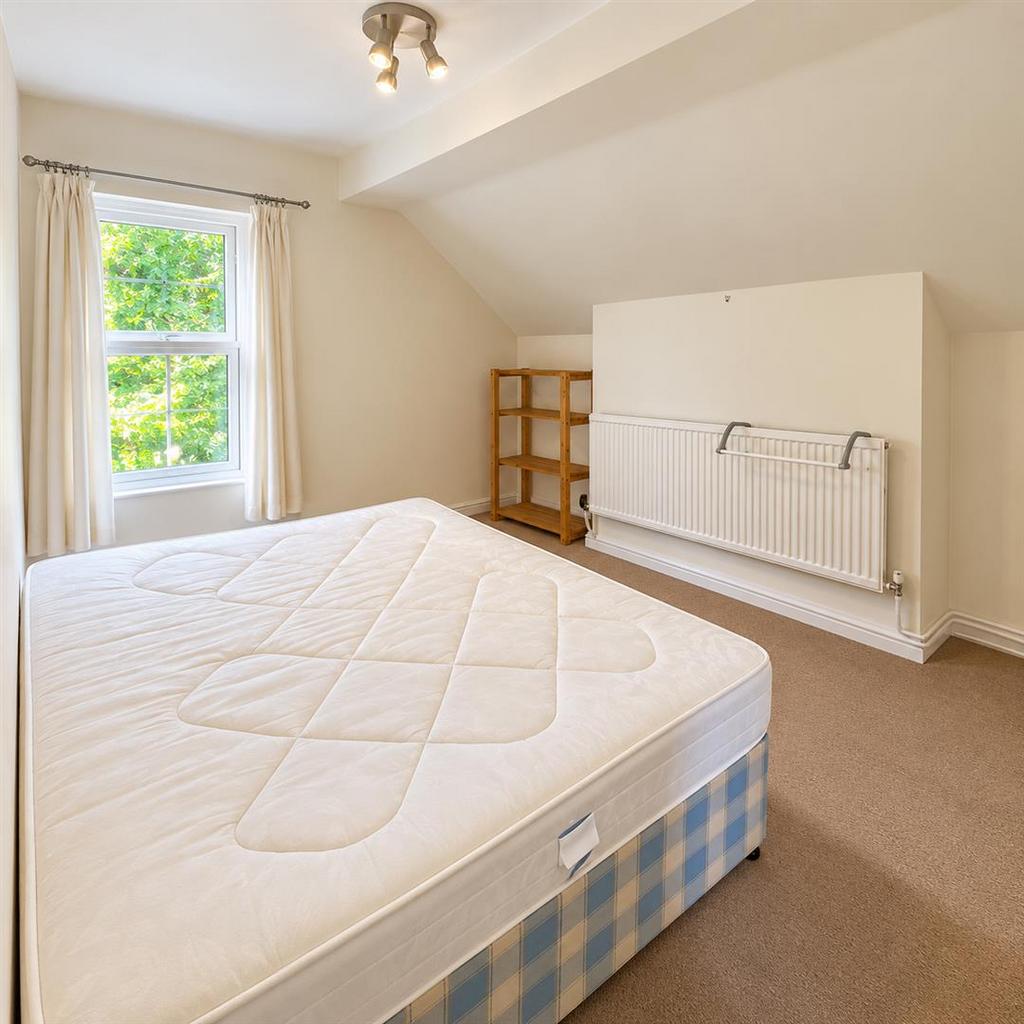 Apartment in Manchester, Chorlton-cum-Hardy - View 4