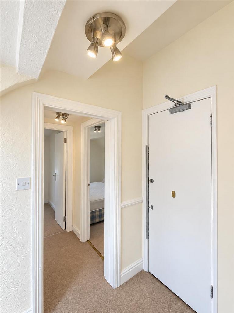 Apartment in Manchester, Chorlton-cum-Hardy - View 5