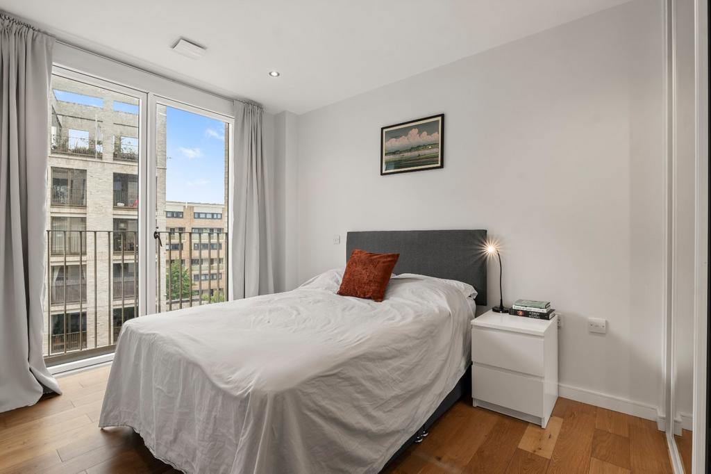 Apartment in London - More