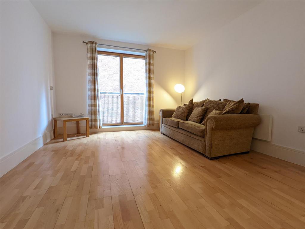 Apartment in Manchester, First Street, City Centre - View 2