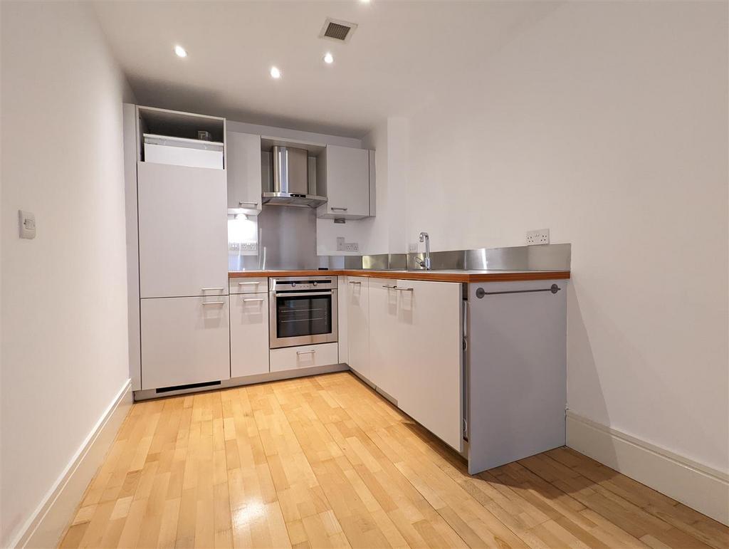 Apartment in Manchester, First Street, City Centre - View 3