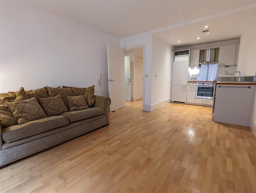 Apartment in Manchester, First Street, City Centre - More