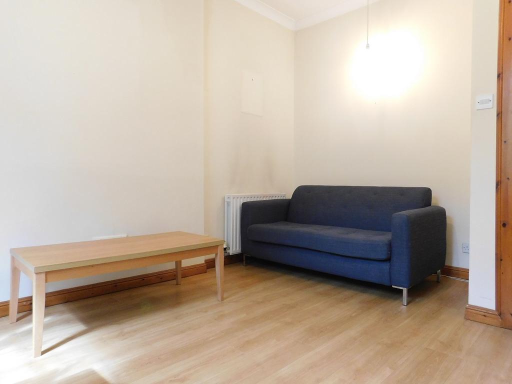 Apartment in Edinburgh - View 3