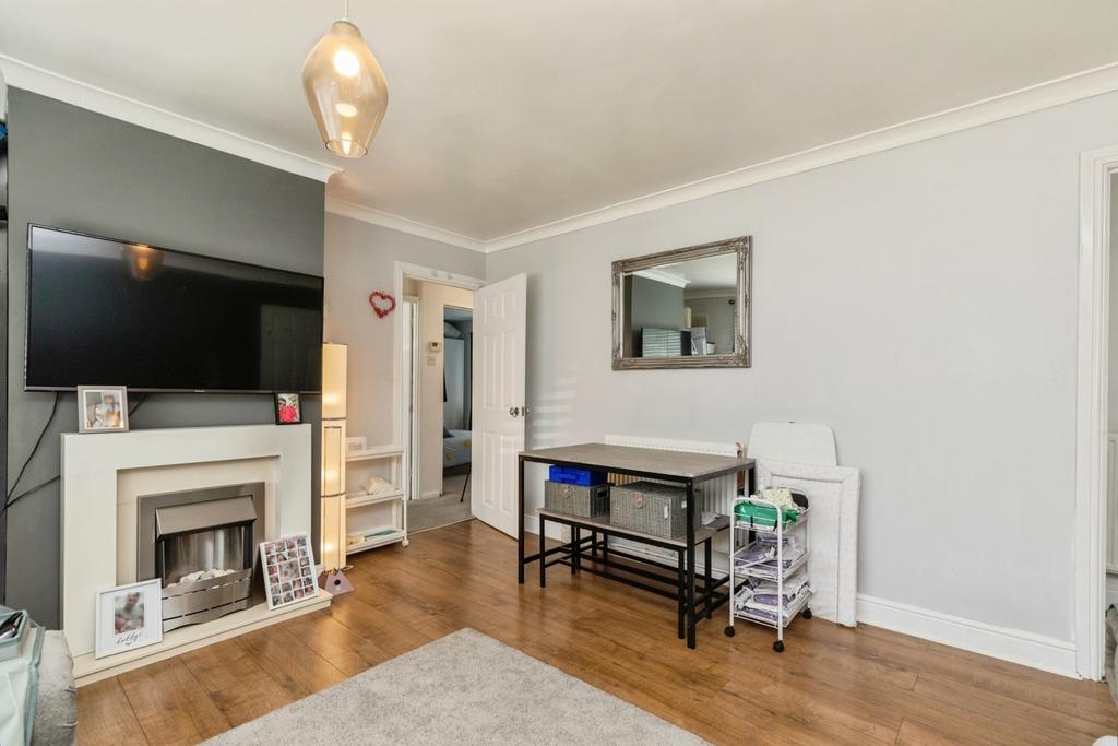 Apartment in Somerset - View 2