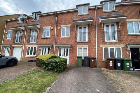 3 bedroom terraced house for sale, Coleridge Way, Borehamwood