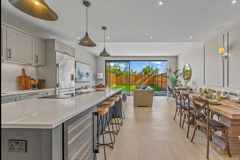 4 bedroom semi-detached house for sale, Udney Park Road, Teddington, TW11