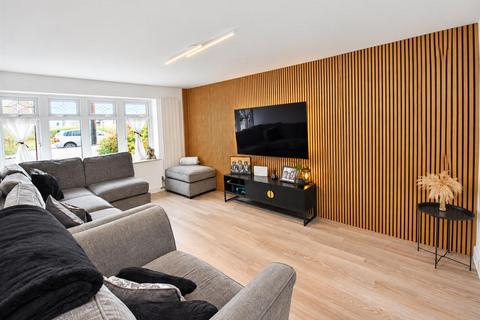 3 bedroom chalet for sale, Central Avenue, Ashingdon