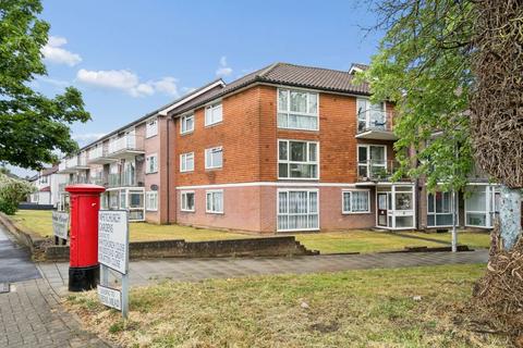 2 bedroom flat for sale, Whitchurch Lane, Edgware HA8