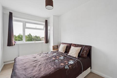 2 bedroom flat for sale, Whitchurch Lane, Edgware HA8