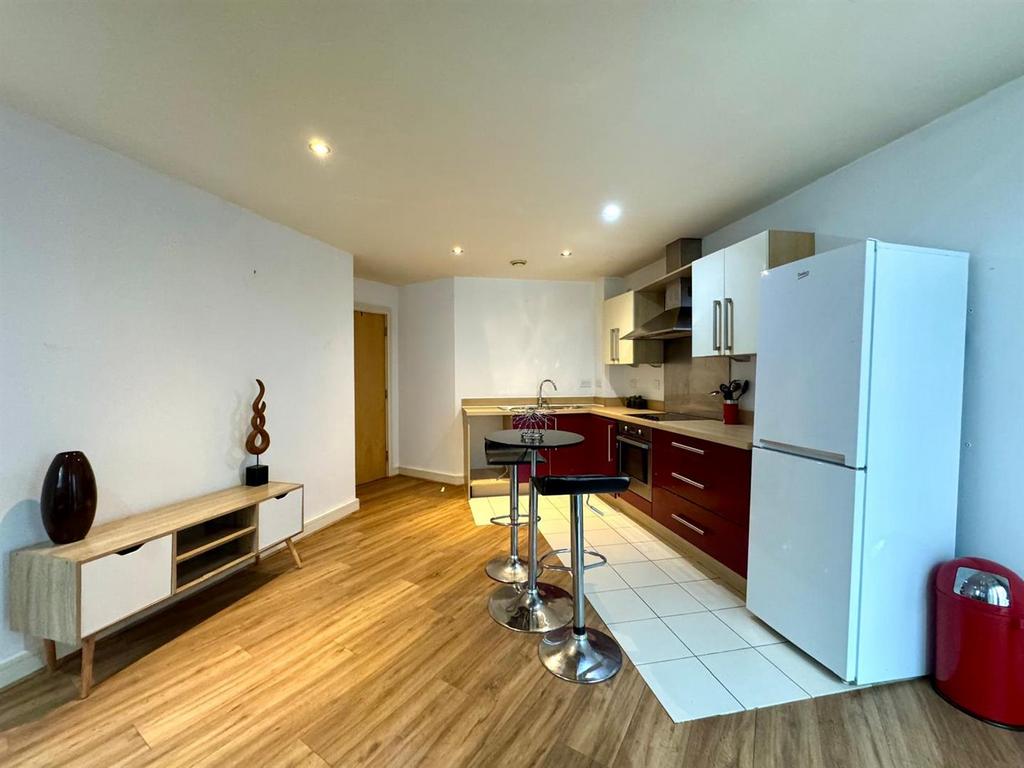 Apartment in Birmingham, West Midlands - View 4
