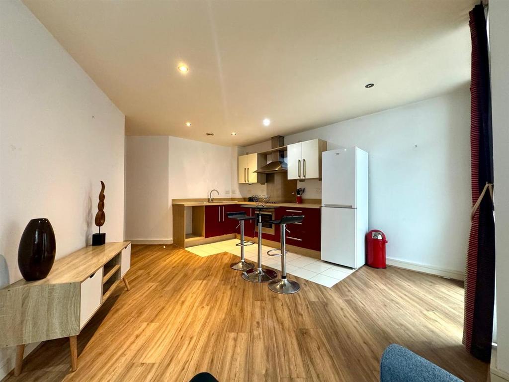 Apartment in Birmingham, West Midlands - More