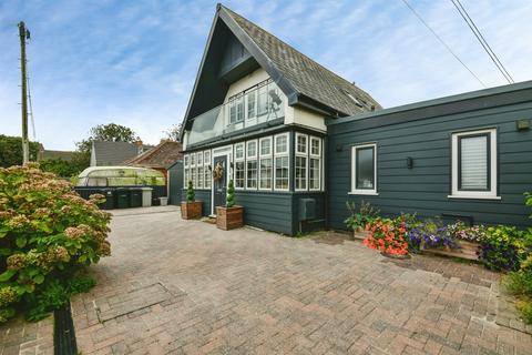 4 bedroom detached house for sale, St. Peters Lane, Trusthorpe, Mablethorpe