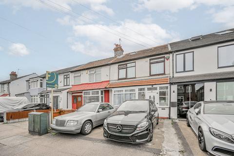 4 bedroom terraced house for sale, Burnham Road, Chingford, London, E4