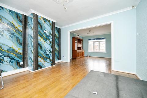 3 bedroom semi-detached house for sale, Surrey Crescent, WEST BROMWICH