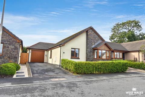 3 bedroom detached bungalow for sale, Potters Grove, Templeton, Narberth