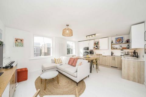 3 bedroom flat for sale, Patshull Road, London NW5
