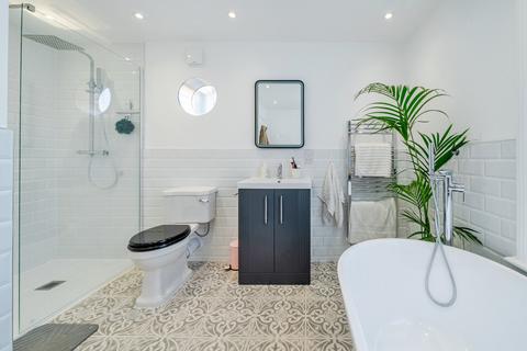 3 bedroom terraced house for sale, Tasman Road, London, SW9