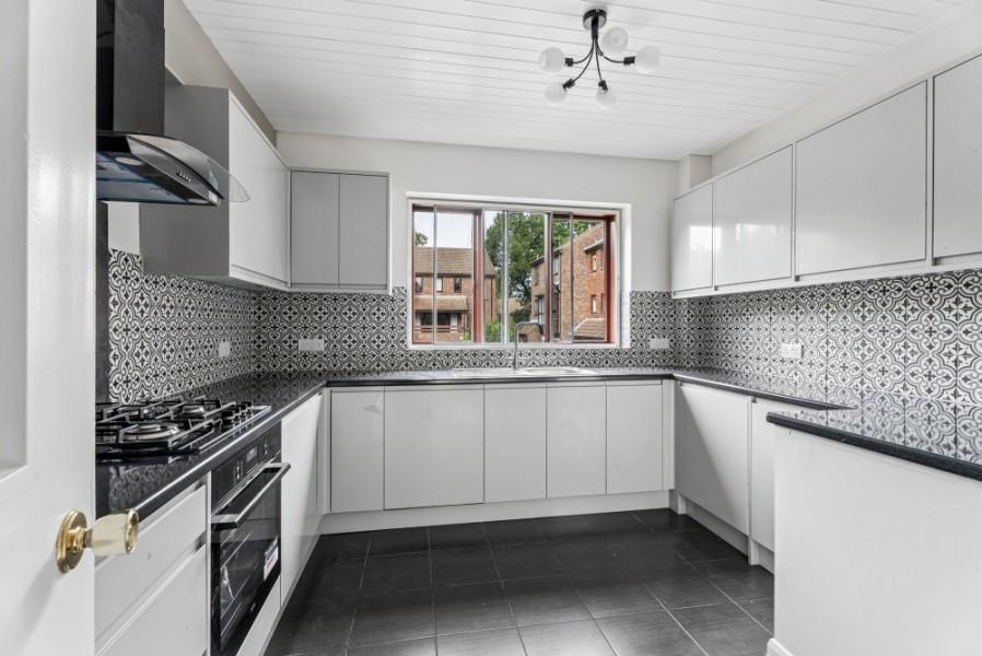 House in Northwood - View 2