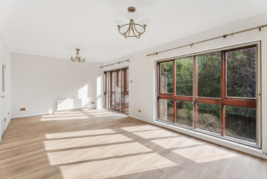House in Northwood - View 3