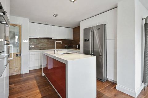 6 bedroom semi-detached house for sale, Lodge Hill Road, Lower Bourne, Farnham, Surrey, GU10