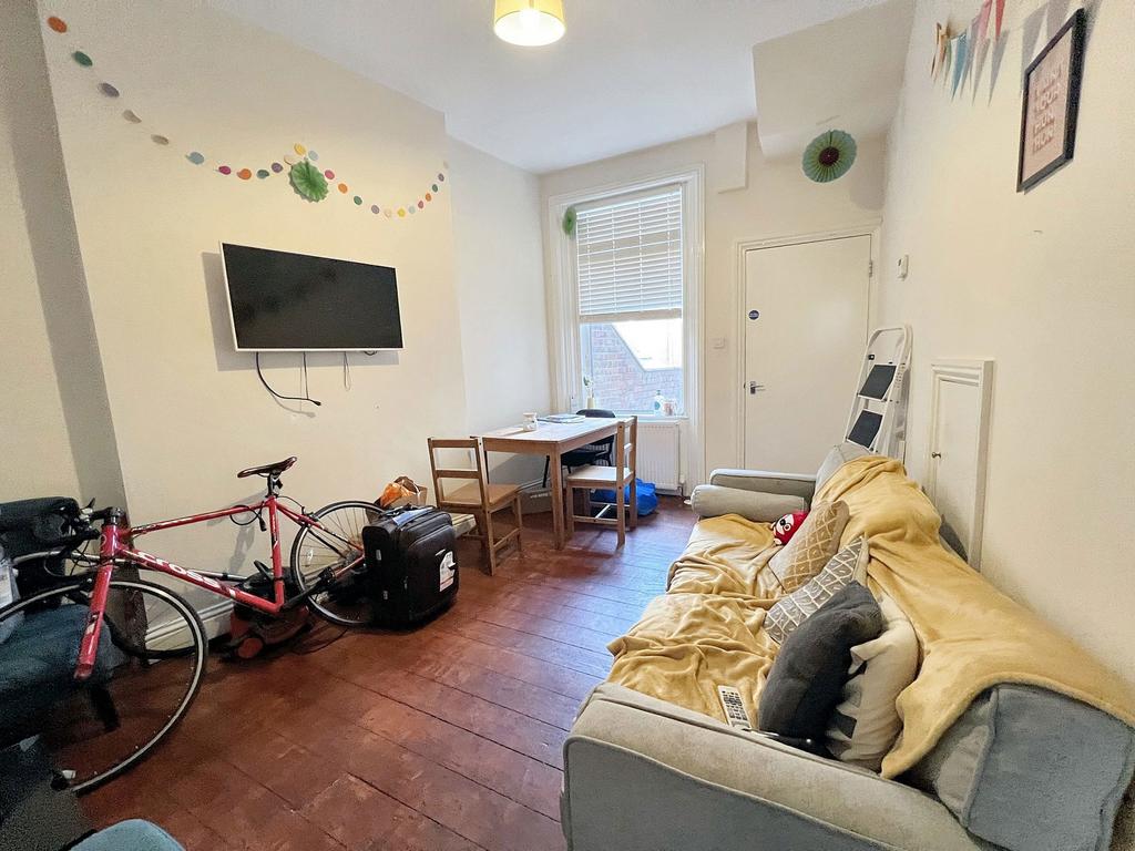 House in Newcastle Upon Tyne, Heaton - View 2