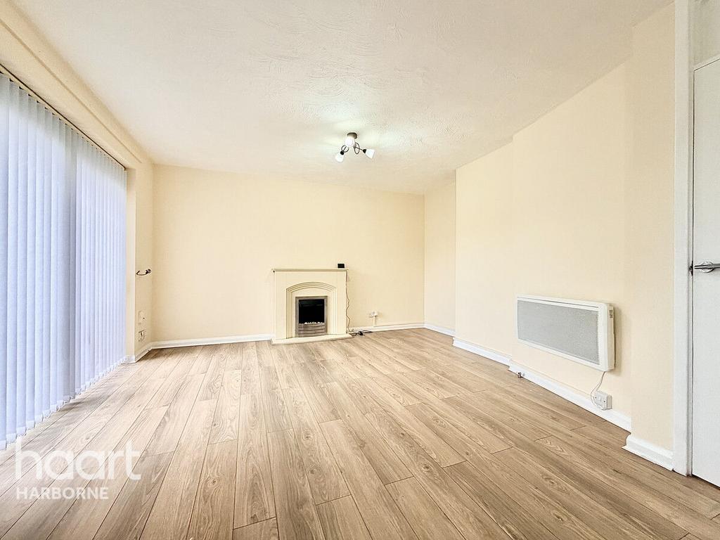 Apartment in Birmingham, Walkers Heath - View 2