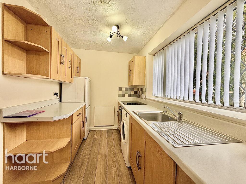 Apartment in Birmingham, Walkers Heath - View 3