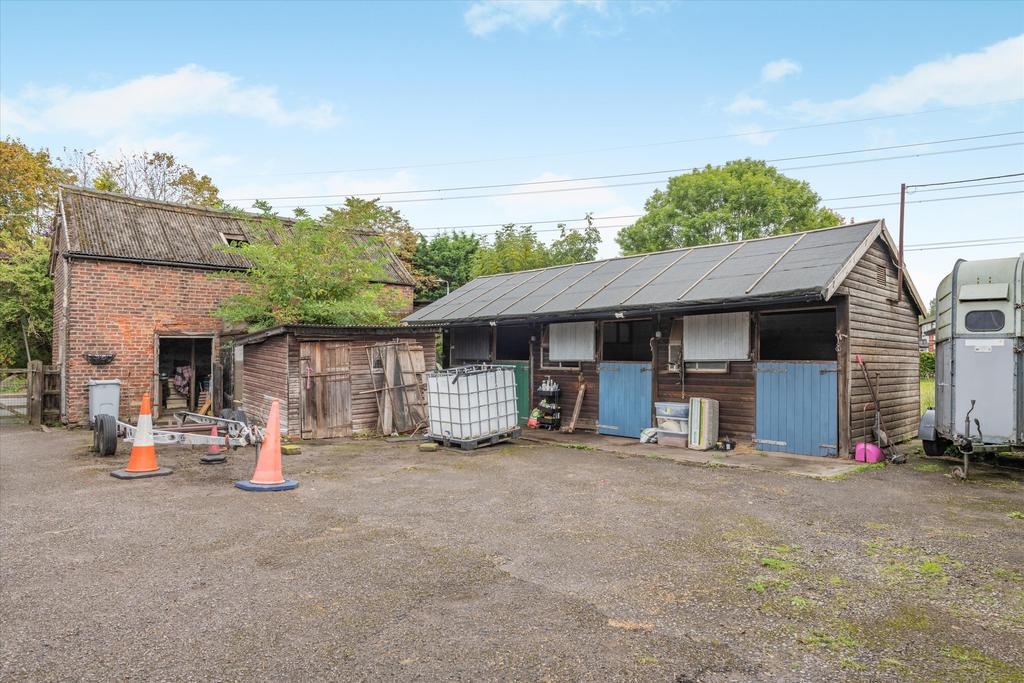 Knutsford Road, Alderley Edge SK9 - More