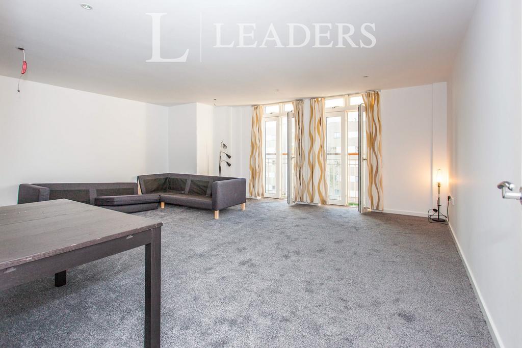 Apartment in Cambridge, Petersfield - View 2
