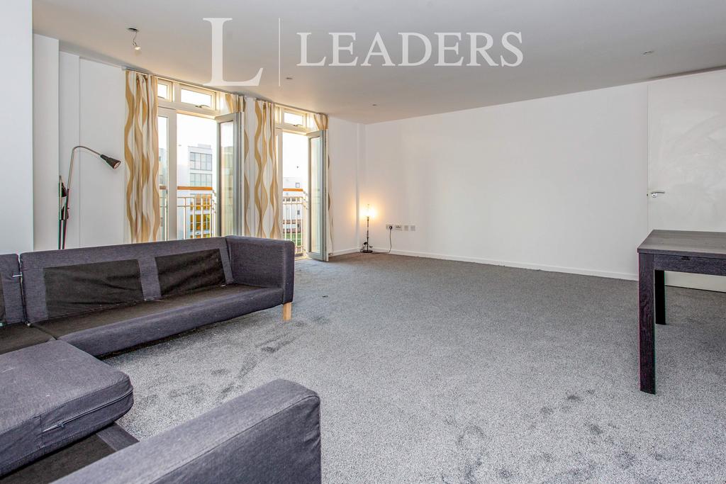 Apartment in Cambridge, Petersfield - View 4