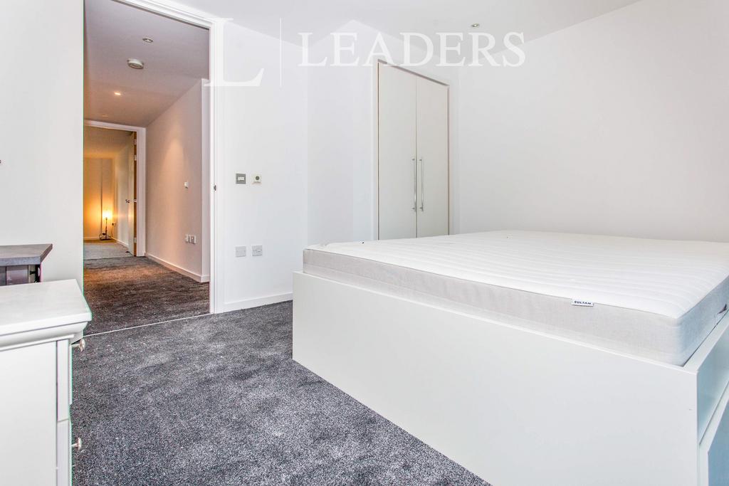 Apartment in Cambridge, Petersfield - View 5