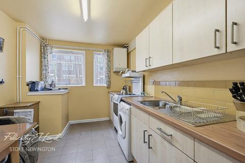 2 bedroom terraced house for sale, Victorian Grove, London N16