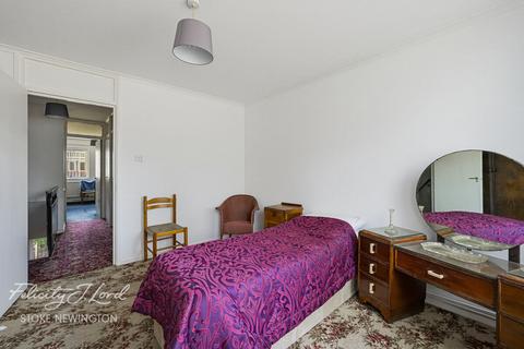 2 bedroom terraced house for sale, Victorian Grove, London N16
