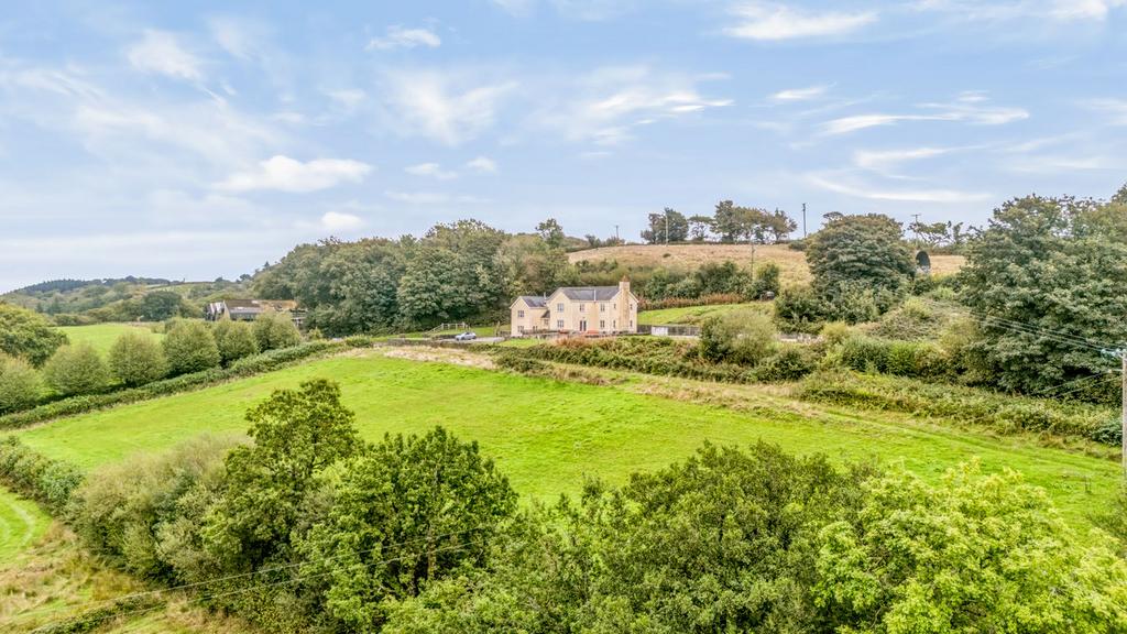 5 bedroom property with land for sale